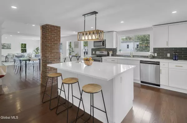 Hoosick Falls, NY 12090,23 Cummings Street