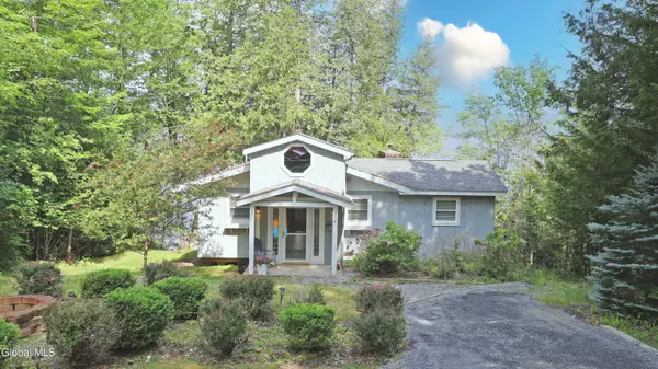 23 Star Glint Way, Schroon Lake, NY 12870