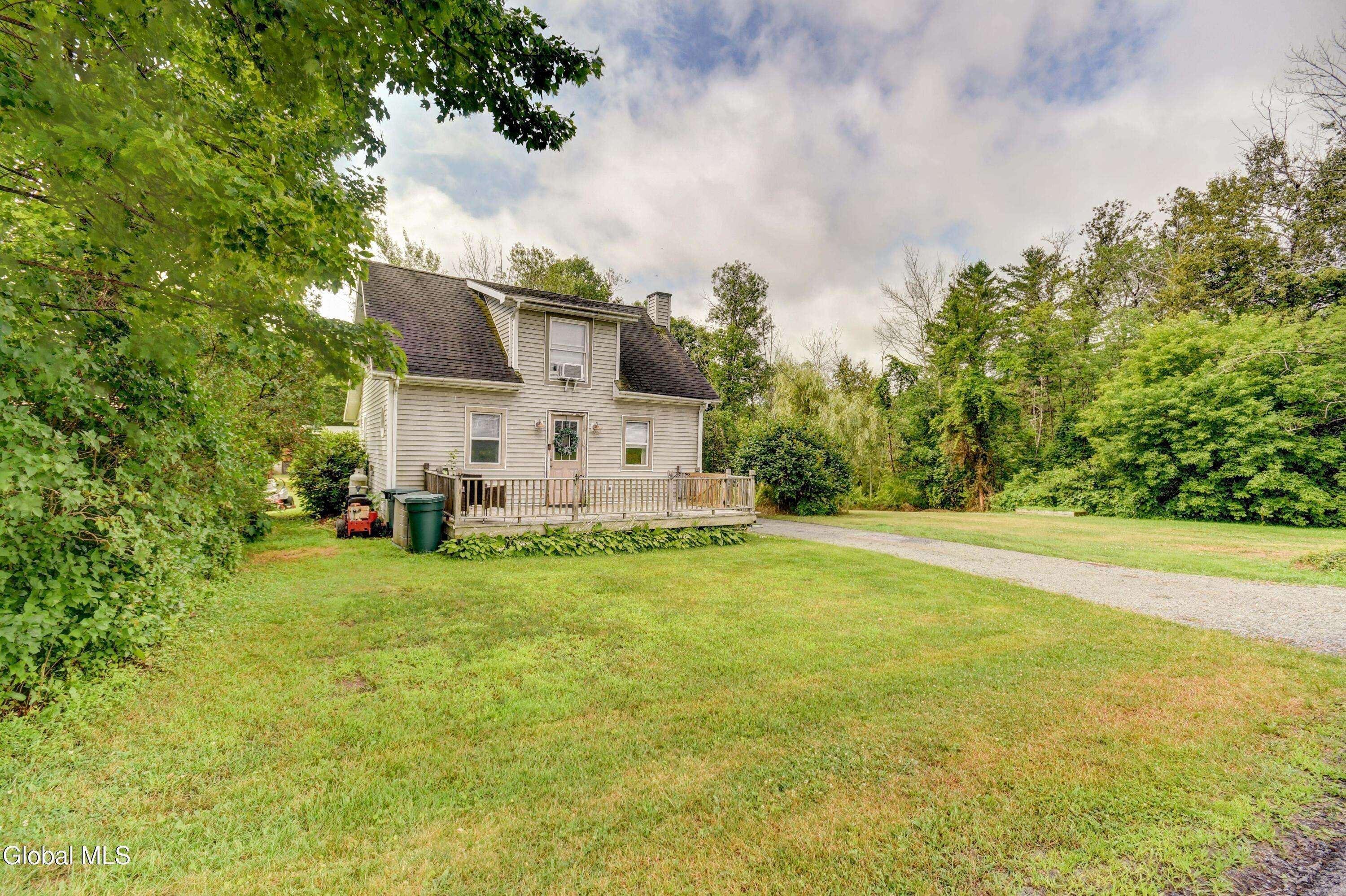 270 Berry Rd, Mayfield, NY 12117