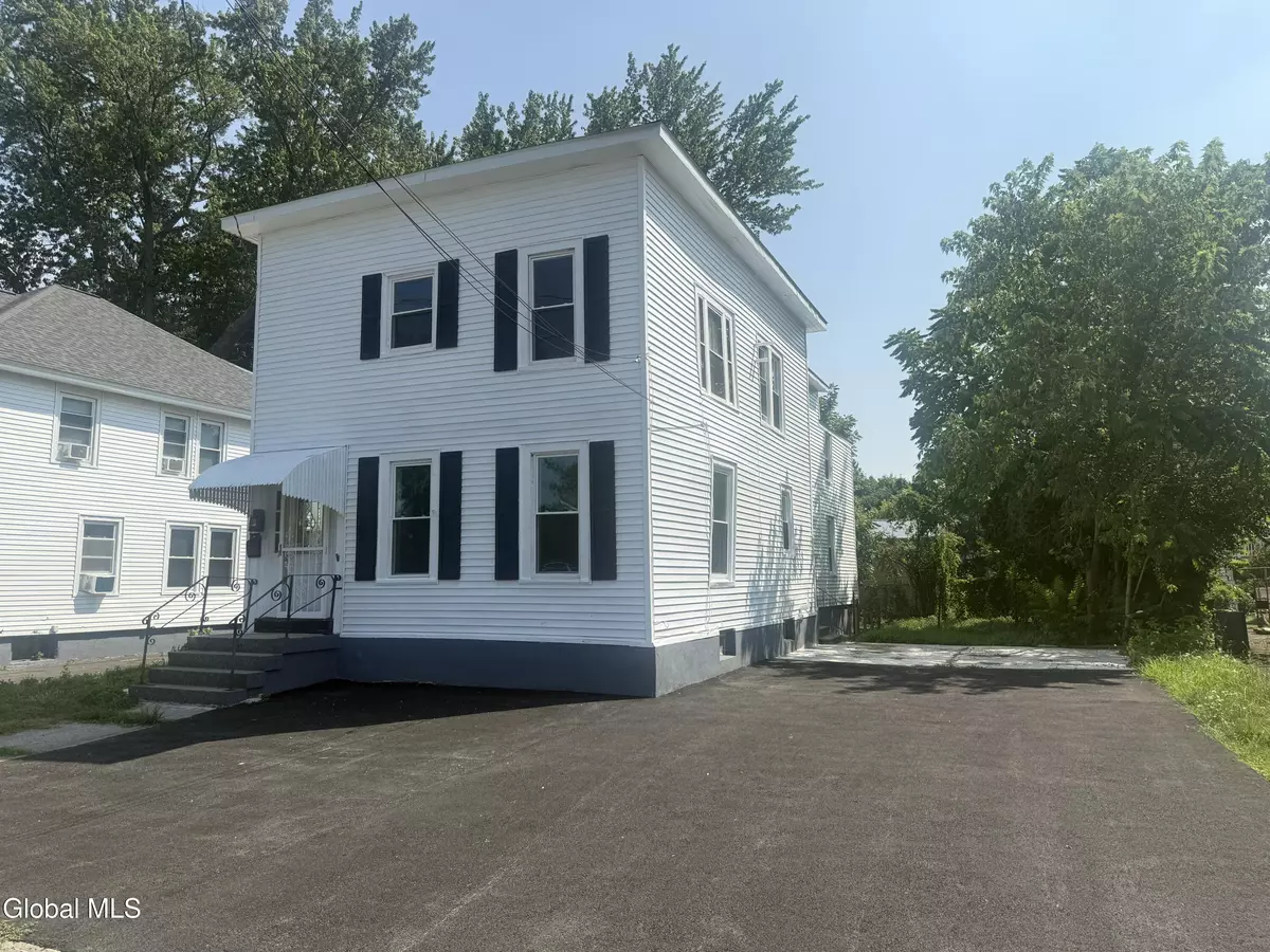 Menands, NY 12204,11 Clifford Road #Floor 1