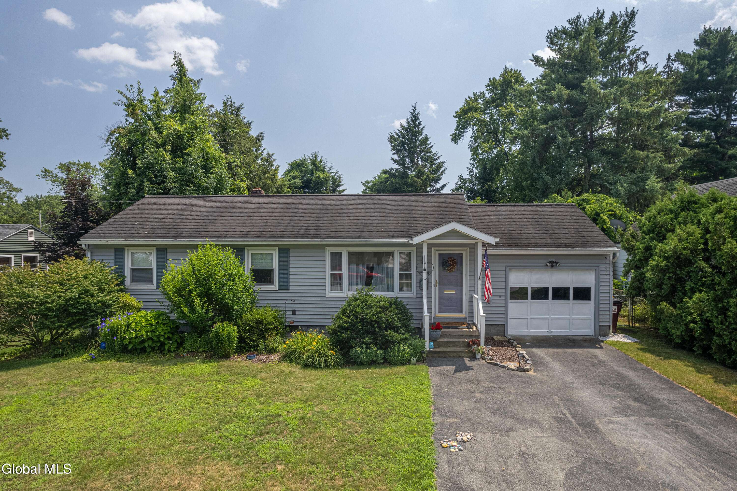 14 Barber Avenue, Queensbury, NY 12804