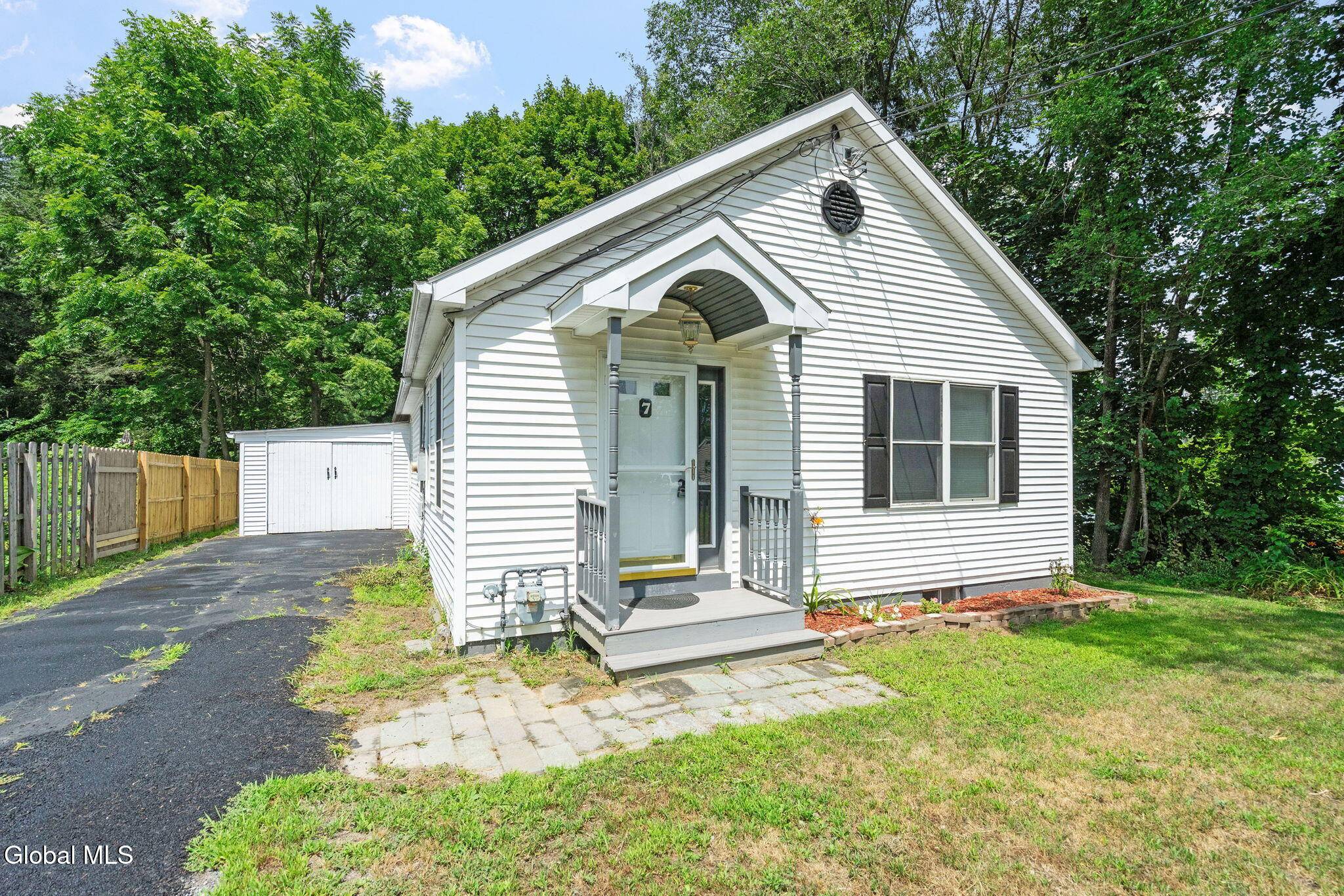 7 N Reineman Street, Albany, NY 12203