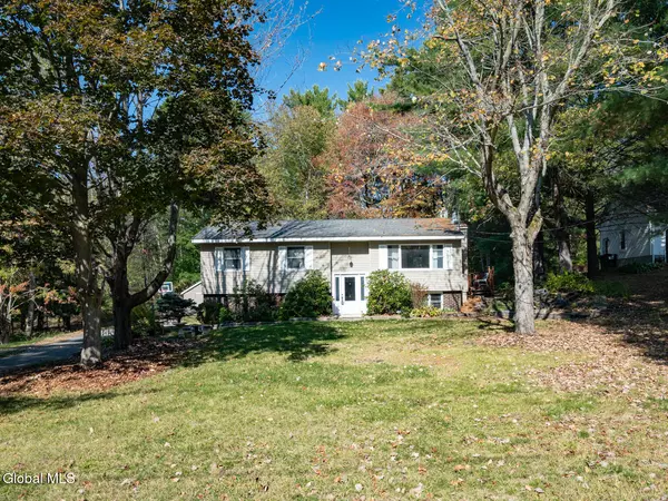 1709 Julianne Drive, Schodack, NY 12033