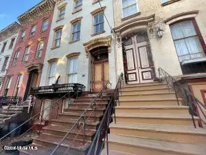 17 Ash Grove Place #4, Albany, NY 12202