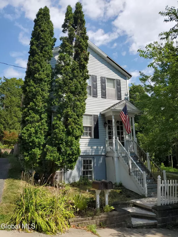 2 Lawrence Street, Rensselaer, NY 12144