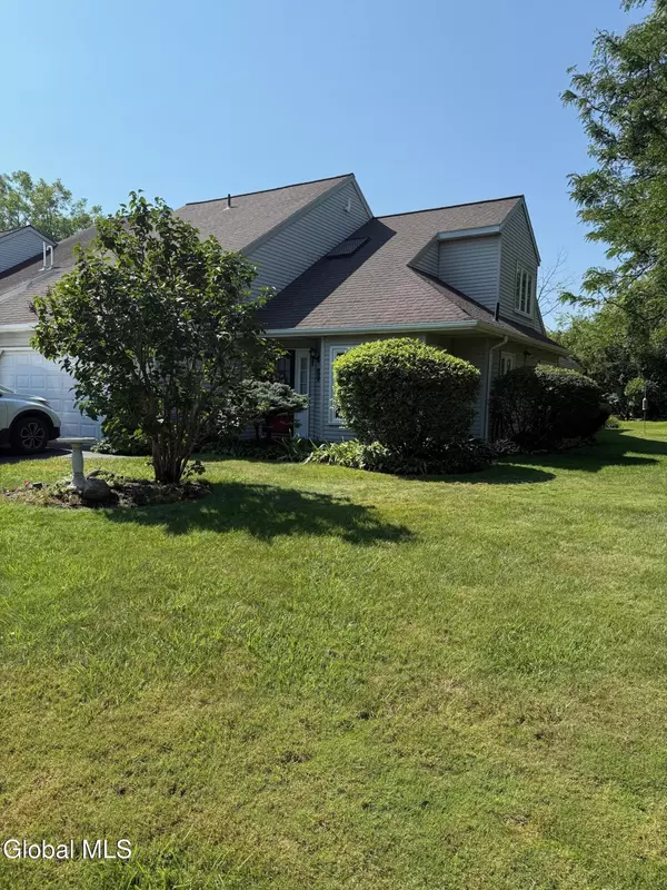 28 Carrie Court, Niskayuna, NY 12309