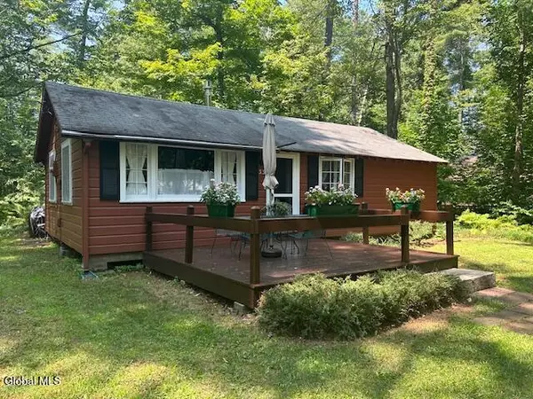 33 S Beach Avenue, Bolton, NY 12824