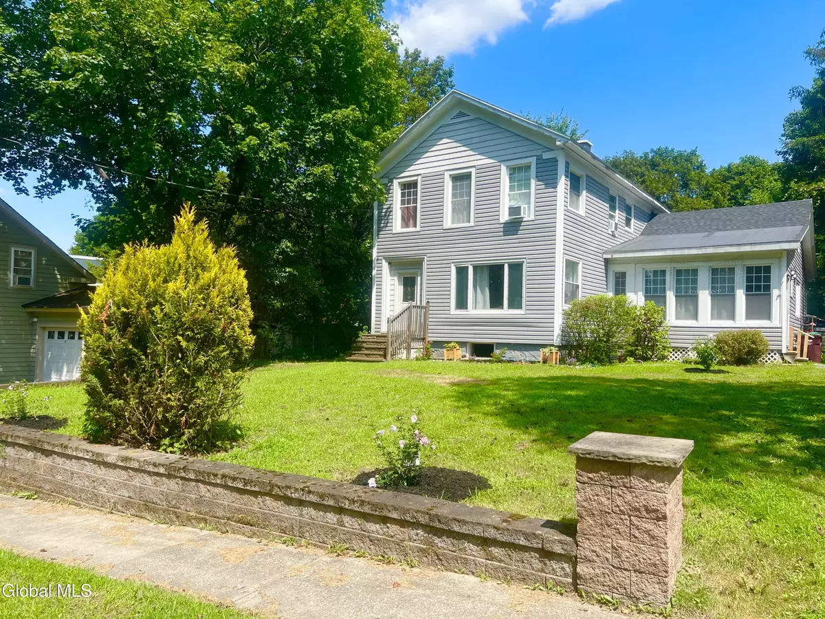 Valley Falls, NY 12185,6 State Street