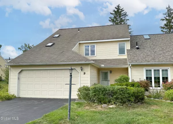 9 Standish Drive, Bethlehem, NY 12077