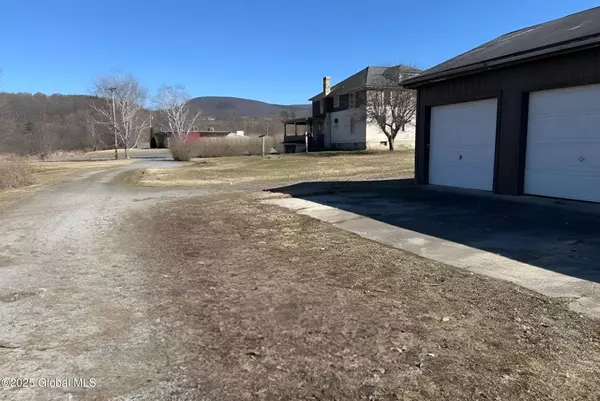 Hoosick Falls, NY 12090,3-5 Farmers Inn Road