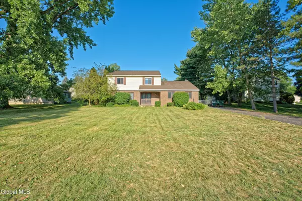 2217 Lynnwood Drive, Niskayuna, NY 12309