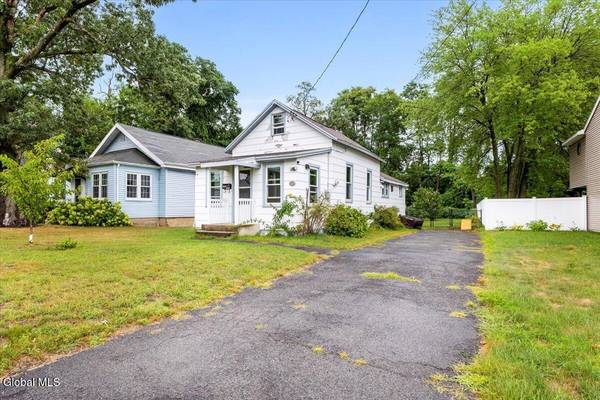 23 Hackett Avenue, Colonie, NY 12205