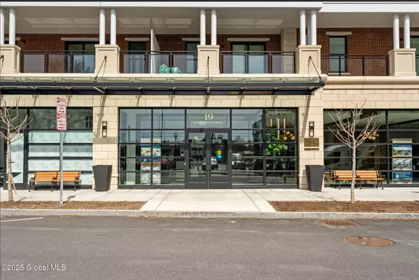 19 Washington Street #652 P, Saratoga Springs, Inside, NY 12866