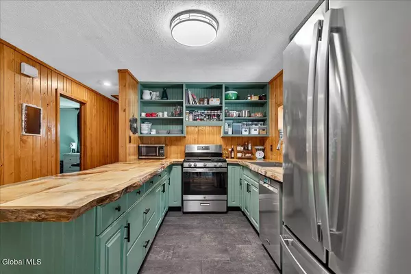 Schroon Lake, NY 12870,60 Pine Lane