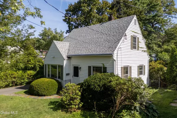 23 Rugby Road, East Greenbush, NY 12061