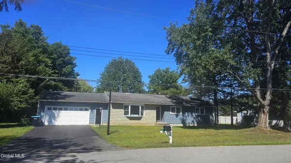 4 Walter Drive, Saratoga Springs, NY 12866