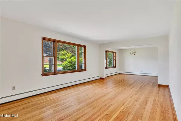 Guilderland, NY 12203,4 Albright Avenue