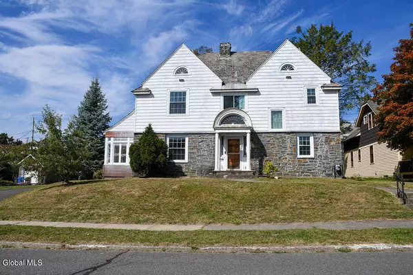 18 Fleetwood Avenue, Albany, NY 12208