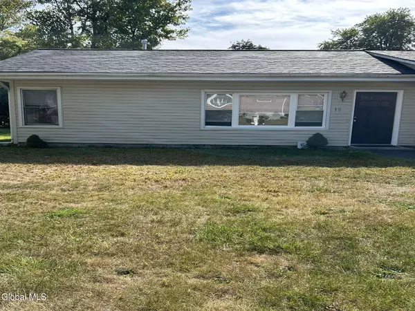 10 Grove Place, Bethlehem, NY 12203