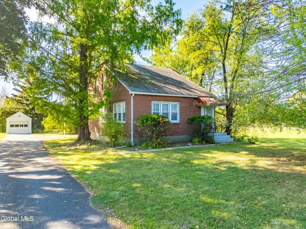 512 3rd Ave Extension, East Greenbush, NY 12144