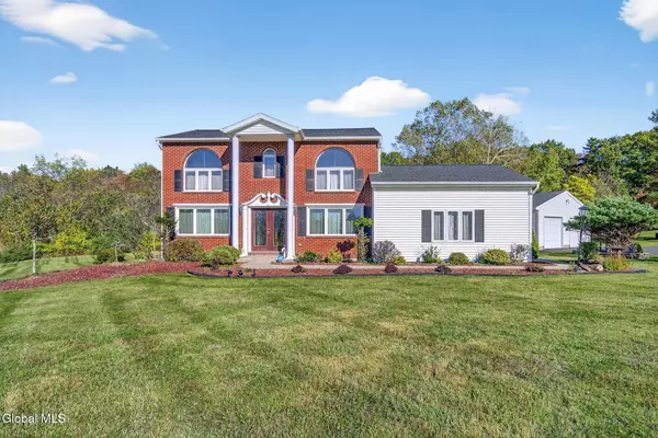 13 Lashway Lane, East Greenbush, NY 12061