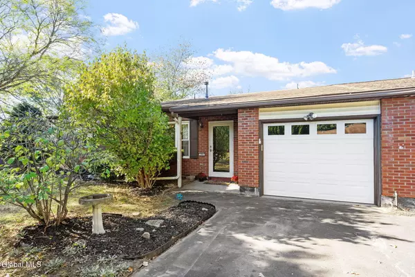 10D Lacosta Drive, Clifton Park, NY 12065