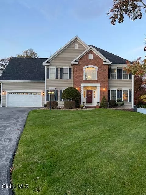 2066 Orchard Park Drive, Niskayuna, NY 12309