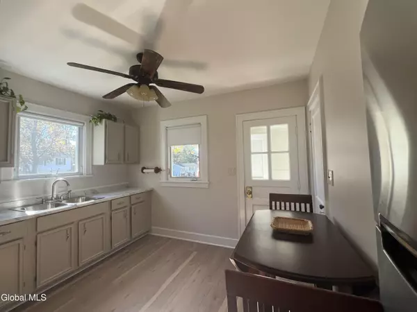 Castleton-on-hudson, NY 12033,9 Boltwood Avenue