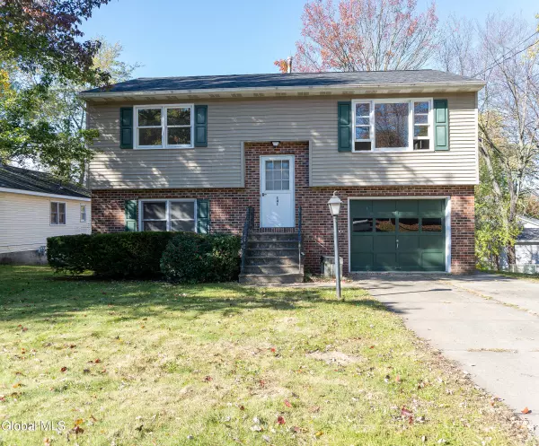 141 Clement Avenue, Schenectady, NY 12304