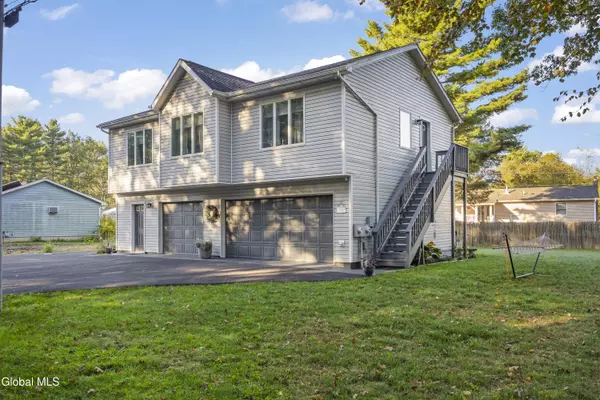 7 The Concourse, Kinderhook, NY 12130