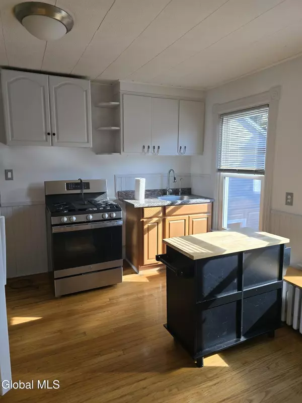 Troy, NY 12180,36 Kinloch Avenue