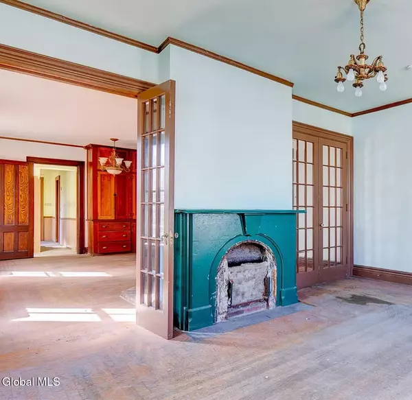 Hoosick Falls, NY 12090,97 Classic Street