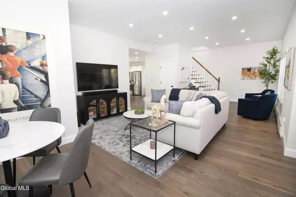 Ballston Spa, NY 12020,4 Van Buren Street