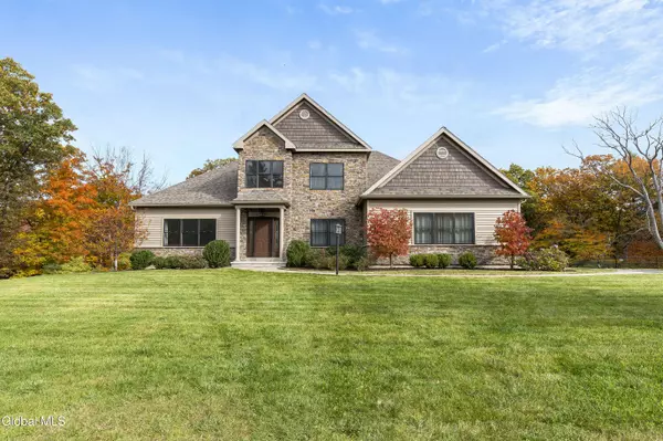 11 Gabby Court, Colonie, NY 12309