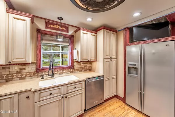 Poestenkill, NY 12140,379 Ny Highway 355