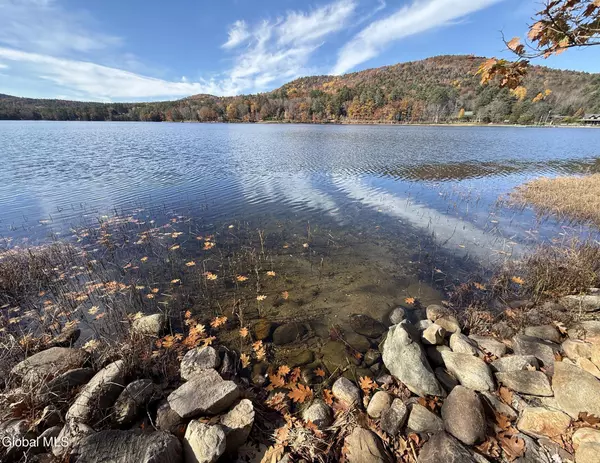 26 Teds Way, Bolton, NY 12824