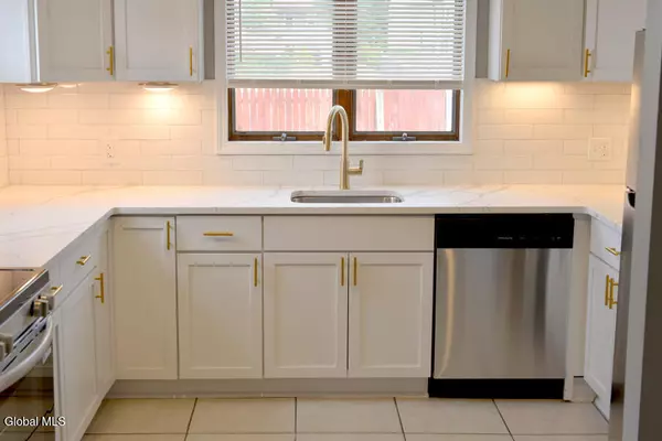 14 Orford Street, Colonie, NY 12205