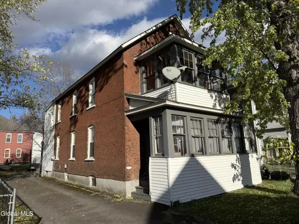 7 Micklas Street #2nd floor, Stillwater, NY 12118