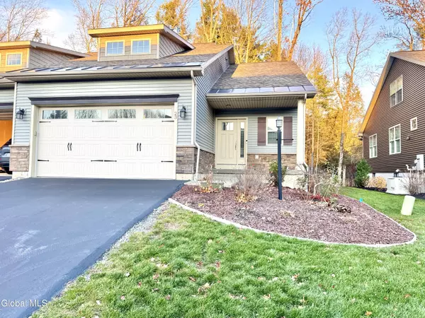 23 Canterbury Lane, Bethlehem, NY 12054