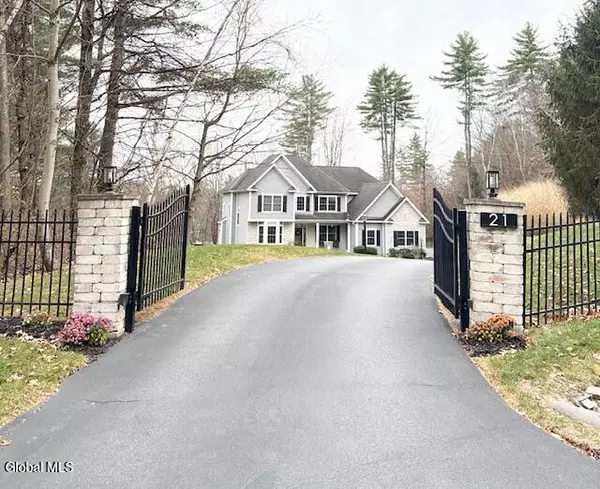 21 Veranda Lane, Queensbury, NY 12804