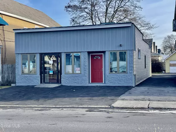 606 Michigan Avenue, Schenectady, NY 12303