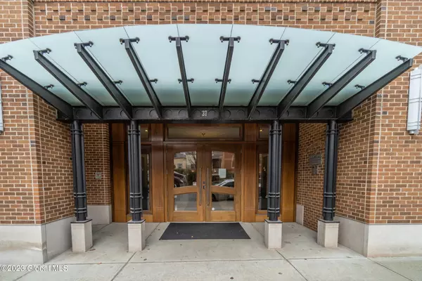 37 Henry Street #APT 401, Saratoga Springs, Inside, NY 12866