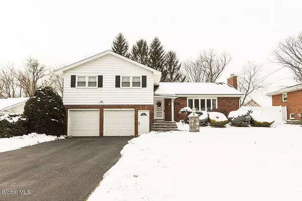 22 Danielwood Drive, Colonie, NY 12211