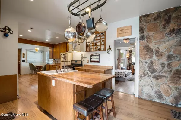 Rathdrum, ID 83858,7622 W LEWIS ST