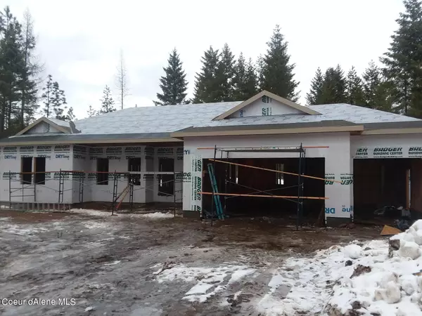 471 Elk Rd.,  Moyie Springs,  ID 83845