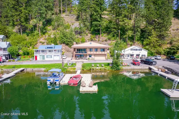 11951 N Honeymoon Bay Rd,  Newman Lake,  WA 99025