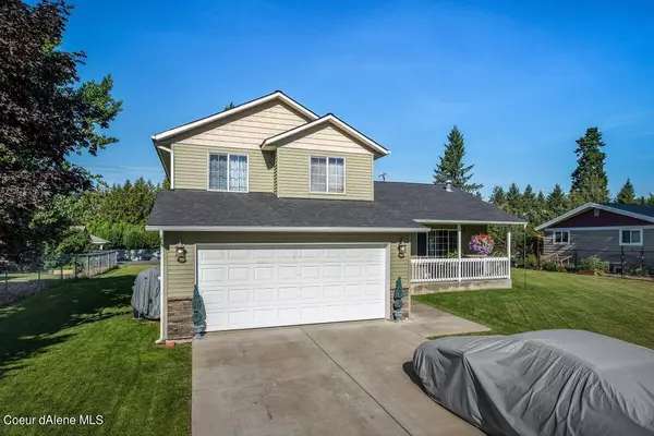 10689 N OXFORD DR, Hayden, ID 83835