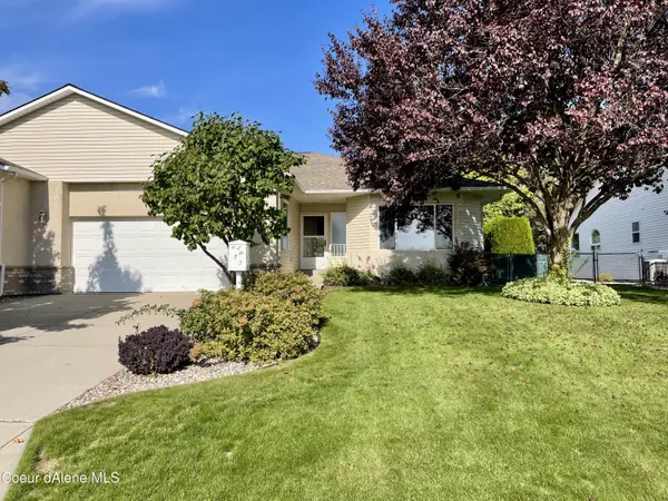 937 W WOODLAWN DR, Hayden, ID 83835