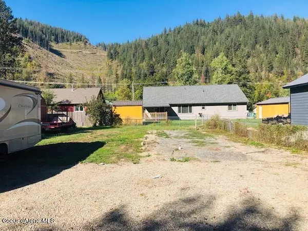 86 E Circle Dr, Kellogg, ID 83837