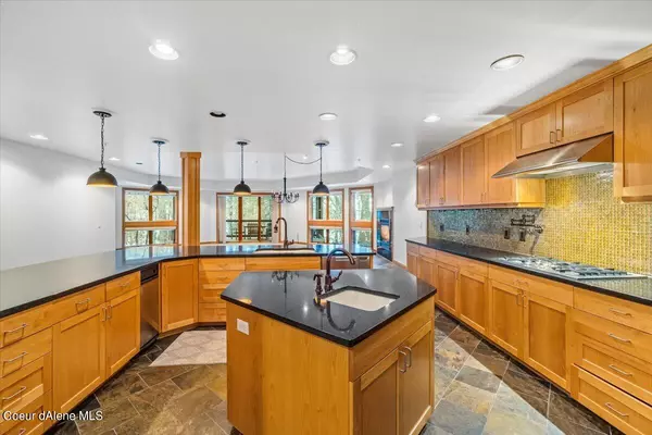 Coeur d'Alene, ID 83814,1700 E TOWER POINTE DR ##203